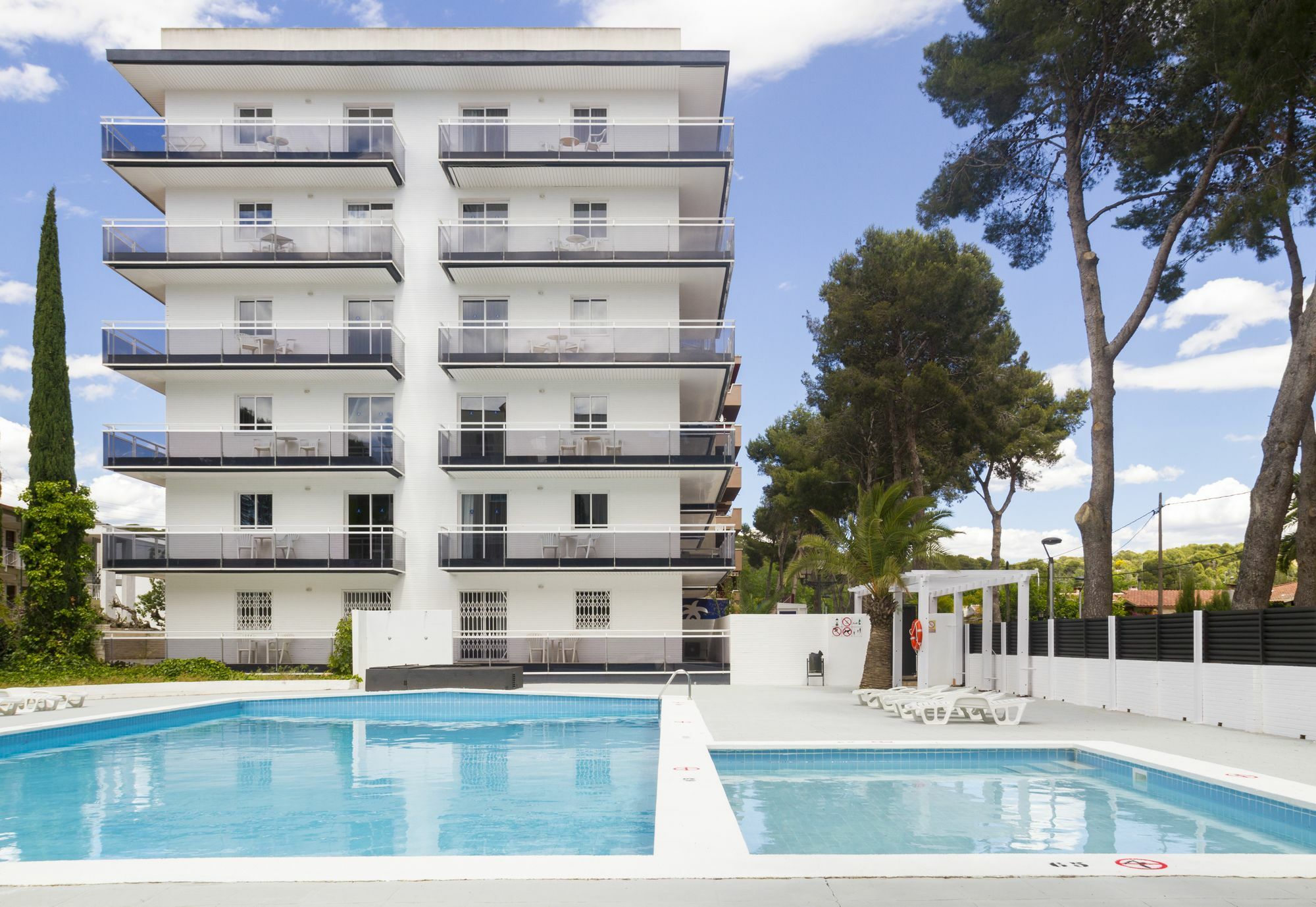 Apartamentos Intersalou Priorat Exterior photo